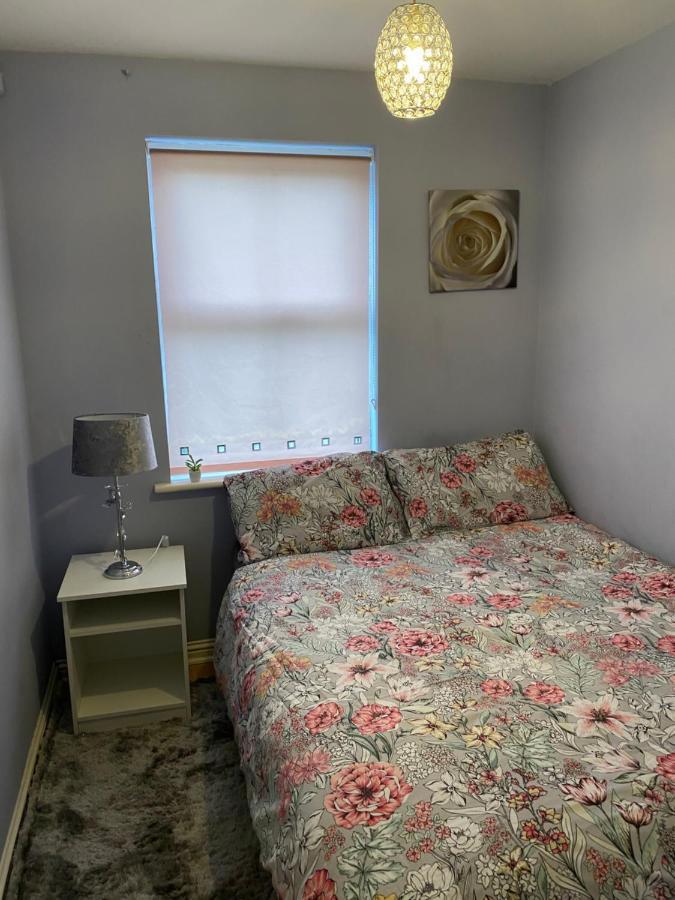Bambz Apartment 3 Manchester Bagian luar foto