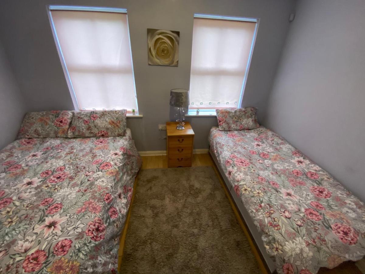 Bambz Apartment 3 Manchester Bagian luar foto